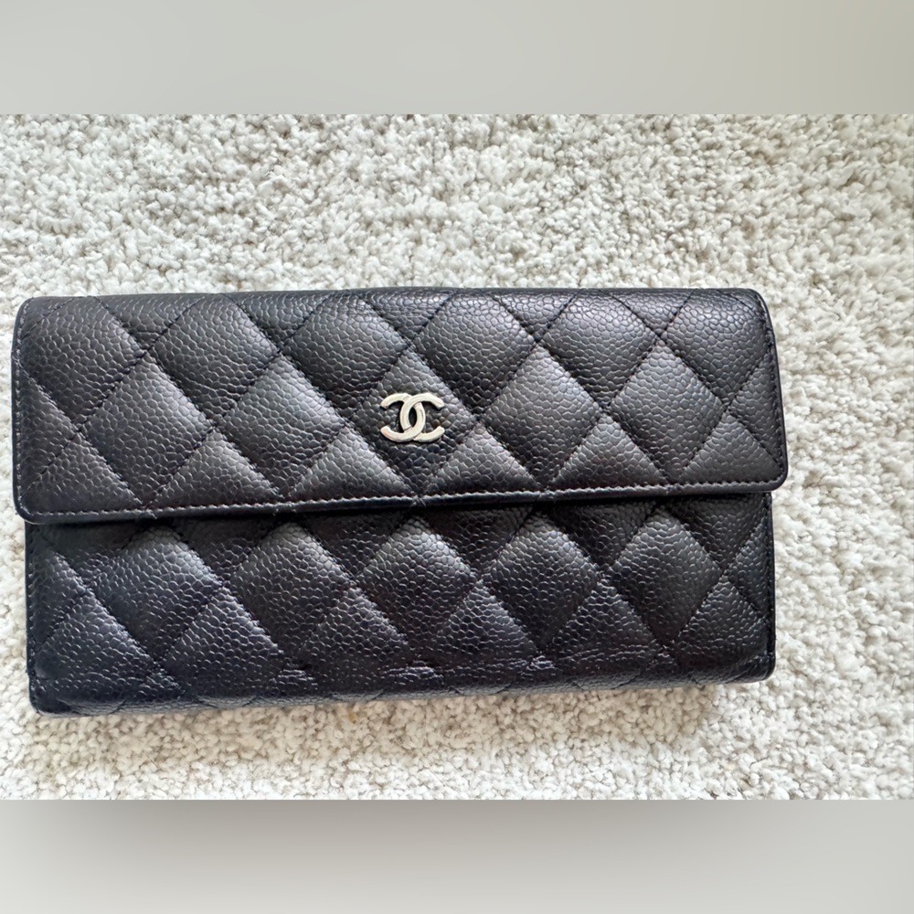 ❌ SOLD ❌Chanel Black Quilted Wallet with Silver CC Logo